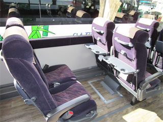 中型観光バス座席簡易テーブル付き